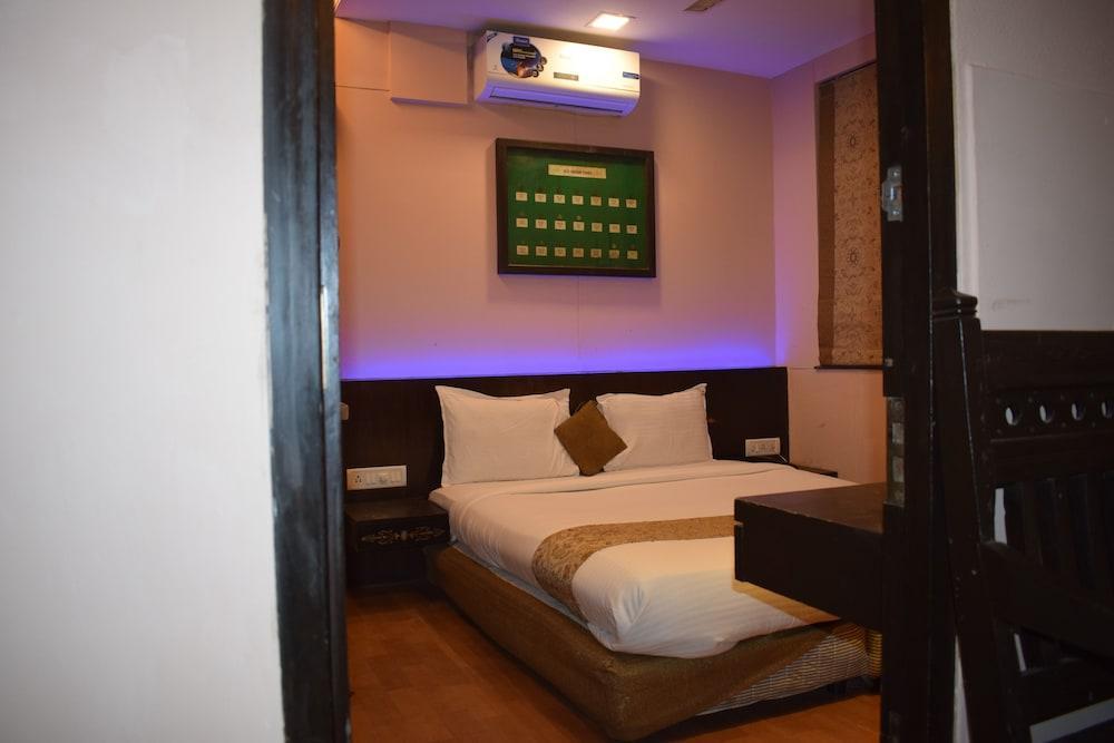 Jc Chalet Mumbai Eksteriør bilde