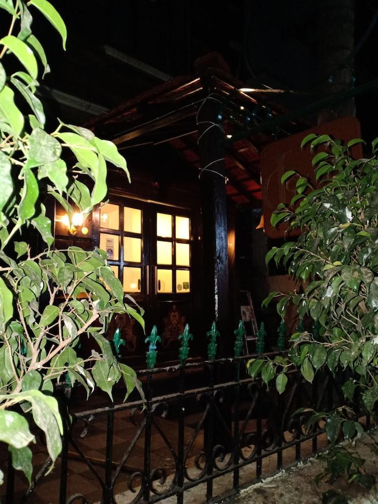Jc Chalet Mumbai Eksteriør bilde